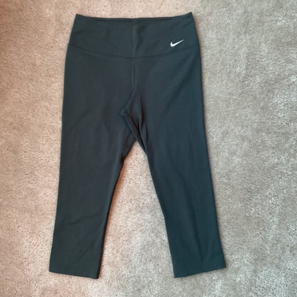 Nike gray crop leggings, Size s - Picture 1 of 3